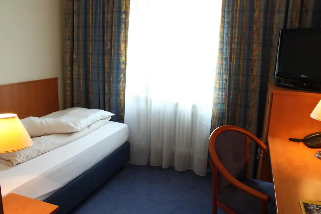 Hotel Niederraeder Hof Frankfurt nad Menem 3*,  Niemcy