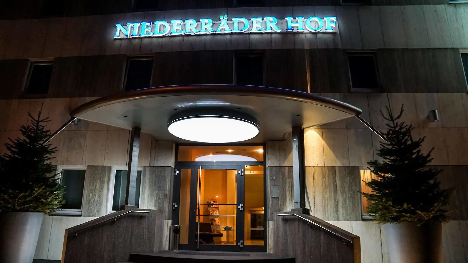 Hotel Niederraeder Hof Frankfurt nad Menem 3*,